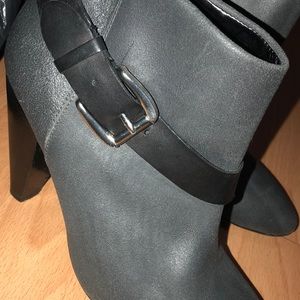 Guess boots